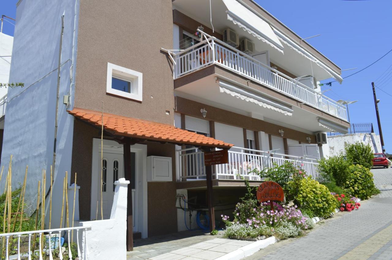 Giannas House Aparthotel ซาร์ตี ภายนอก รูปภาพ